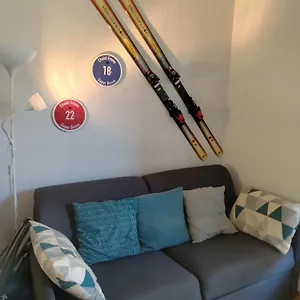 Emma Equipe Et Refait A Neuf Dans 3 Etoiles Appartement Besse-et-Saint-Anastaise